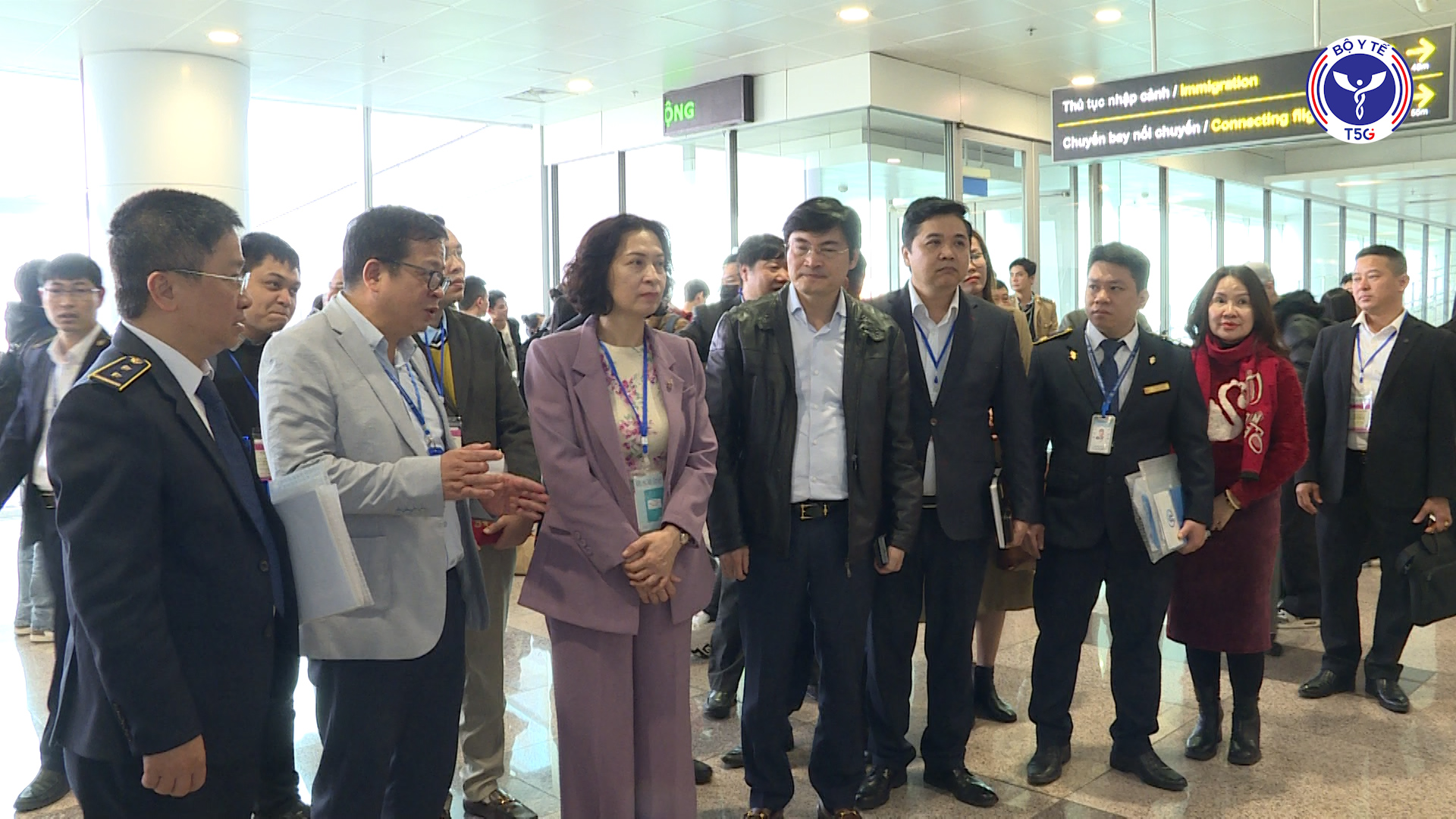 Lãnh đạo Bộ Y tế giám sát công tác phòng, chống dịch tại sân bay Nội Bài