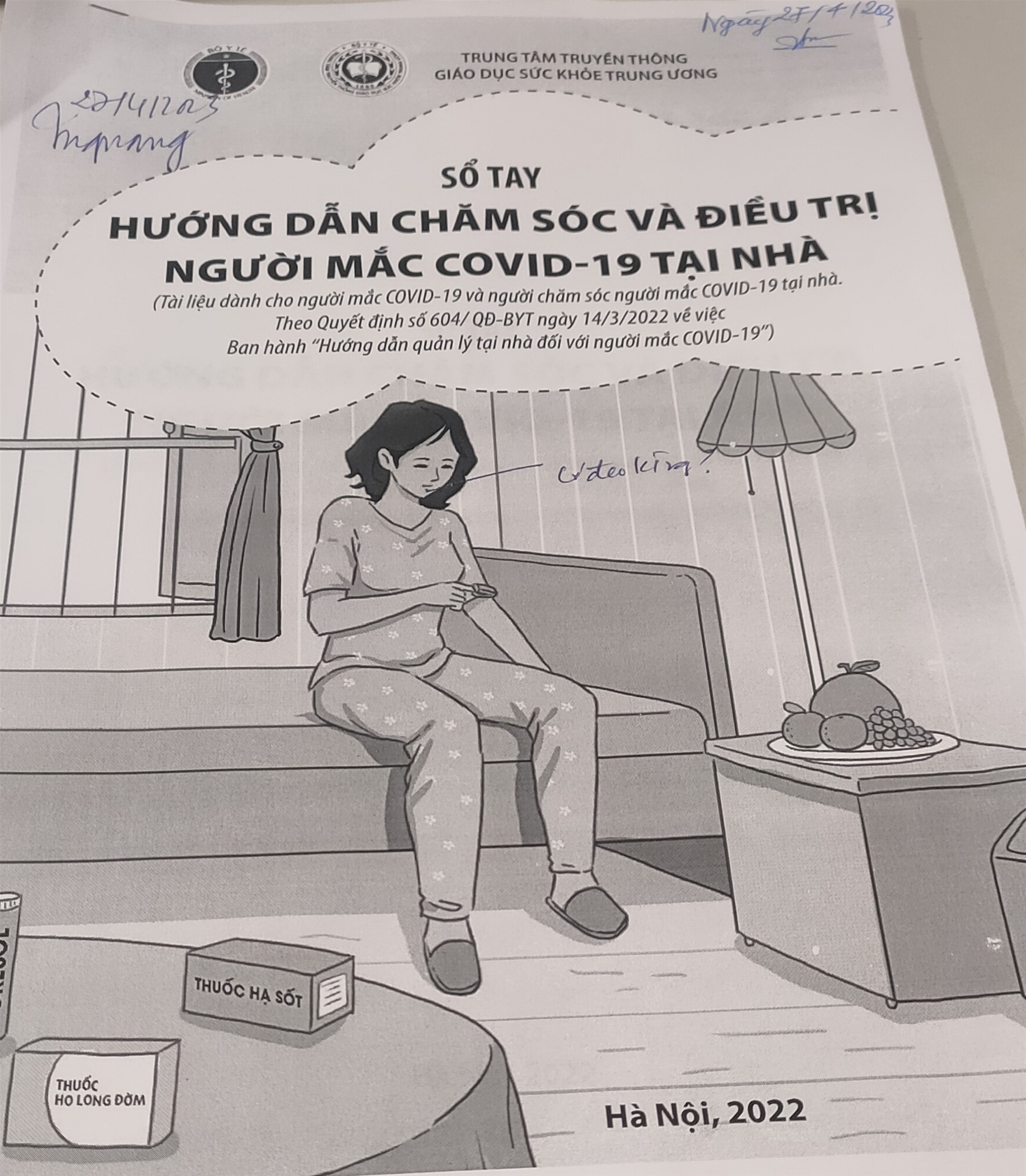 Sổ tay hướng dẫn chăm sóc và điều trị người mắc COVID-19 tại nhà