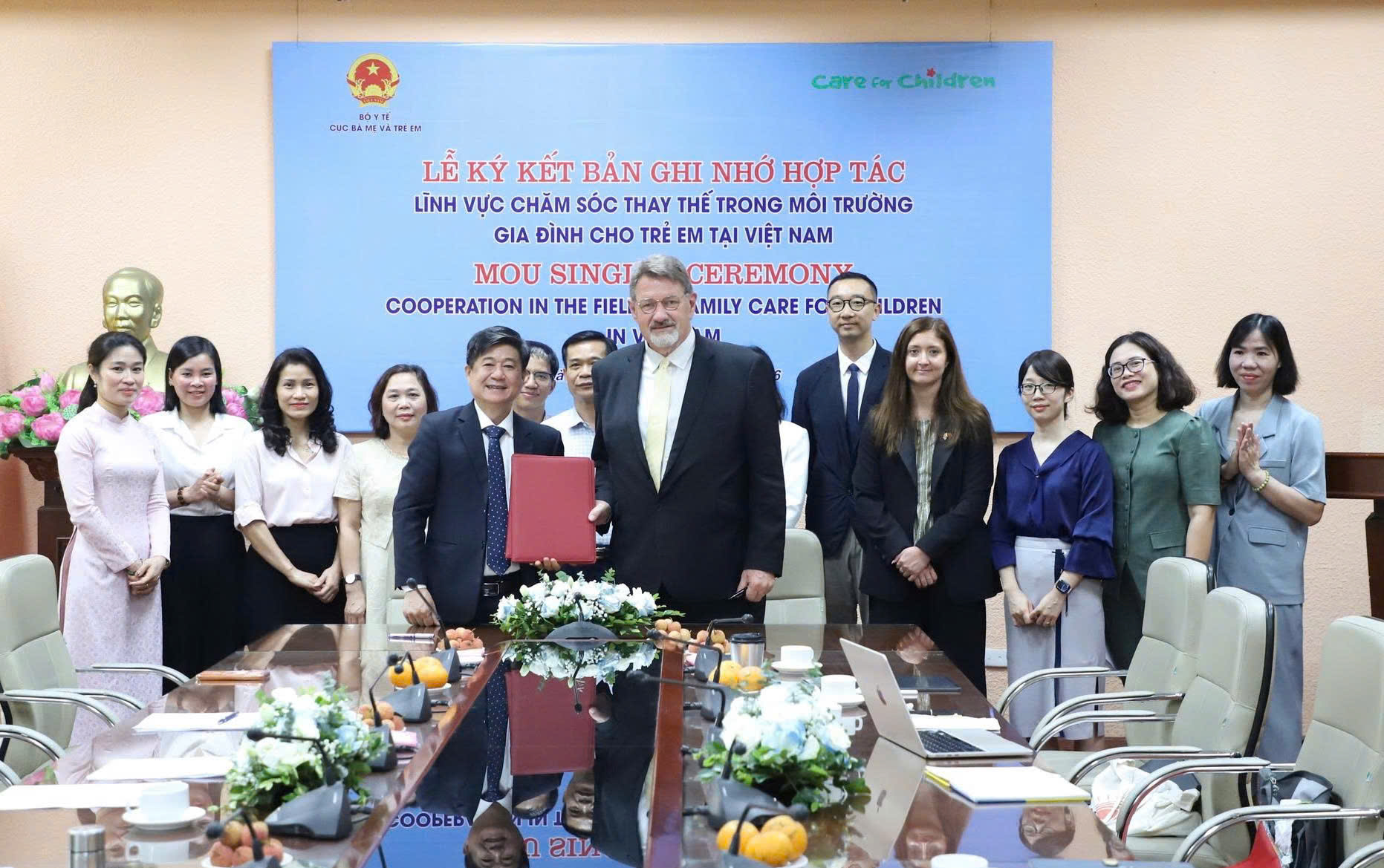 Hợp tác chăm sóc thay thế trong môi trường gia đình cho trẻ em Việt Nam